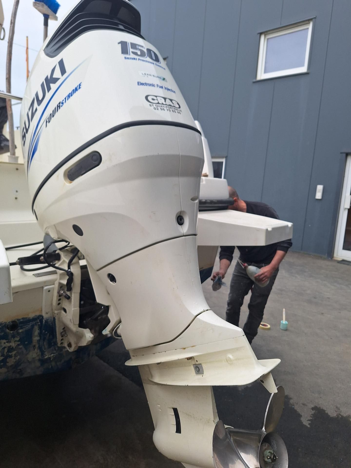 slider 17 Parker  660 Pilothouse